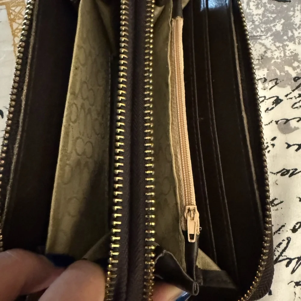 Coach carriage vintage Double Zip Wallet